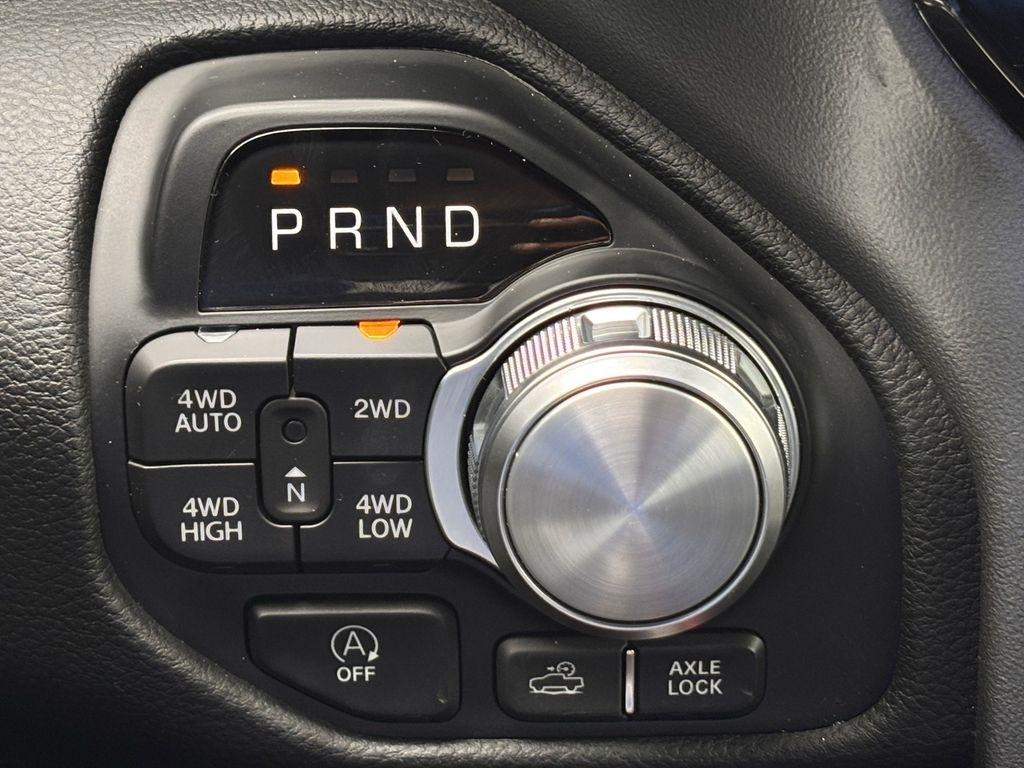 RAM 1500 Rebel Crew Cab SB 4WD 2025