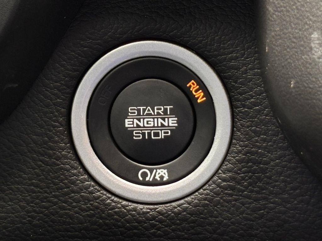 RAM 1500 Rebel Crew Cab SB 4WD 2025