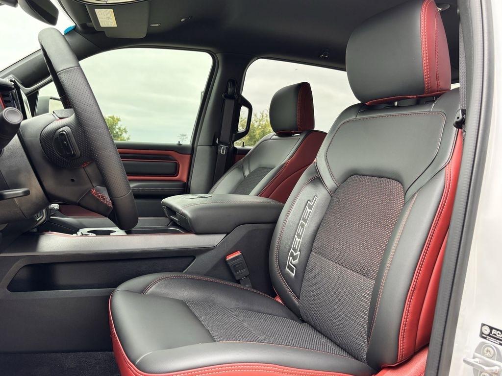 RAM 1500 Rebel Crew Cab SB 4WD 2025