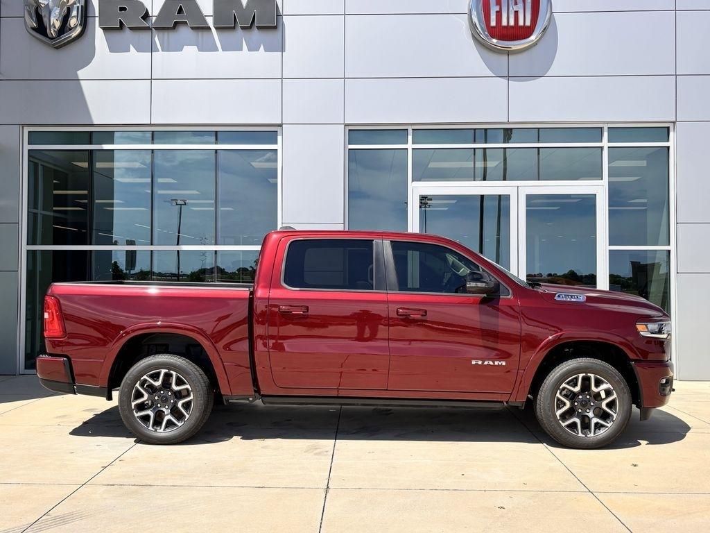 RAM 1500 Laramie Crew Cab SWB 4WD 2025