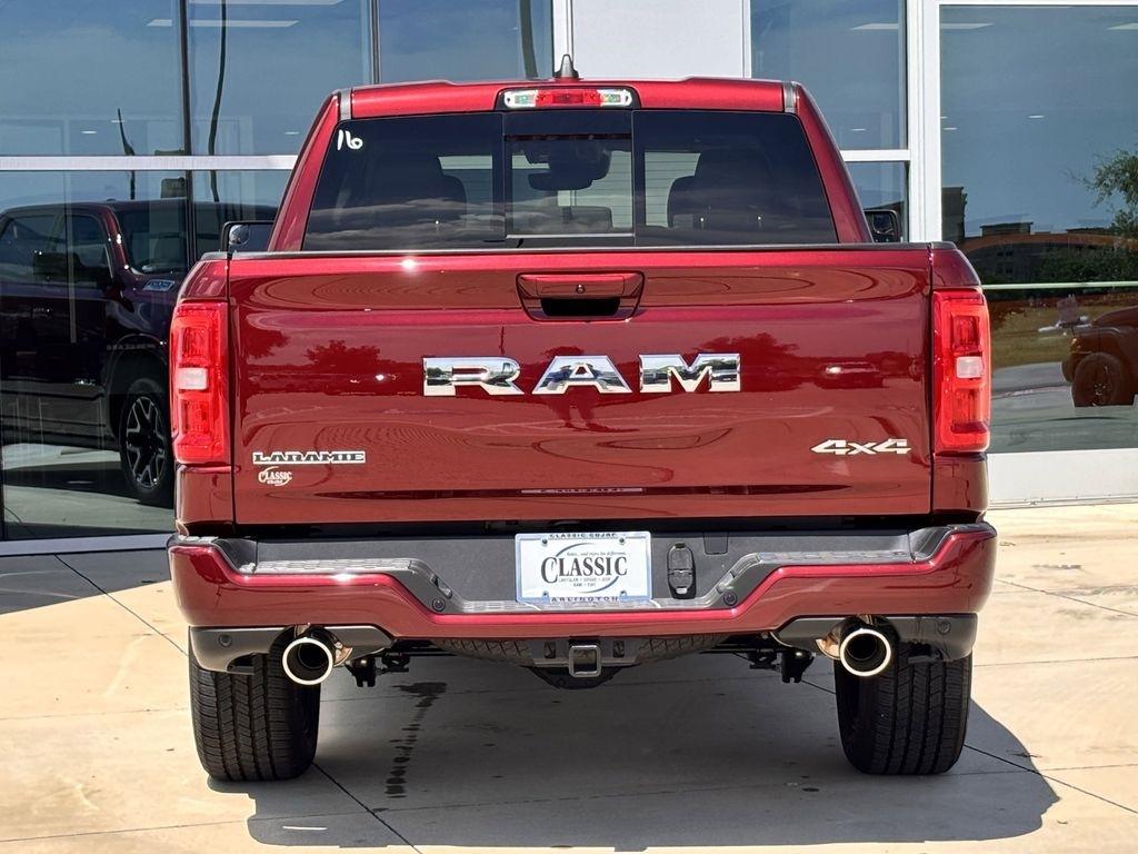 RAM 1500 Laramie Crew Cab SWB 4WD 2025