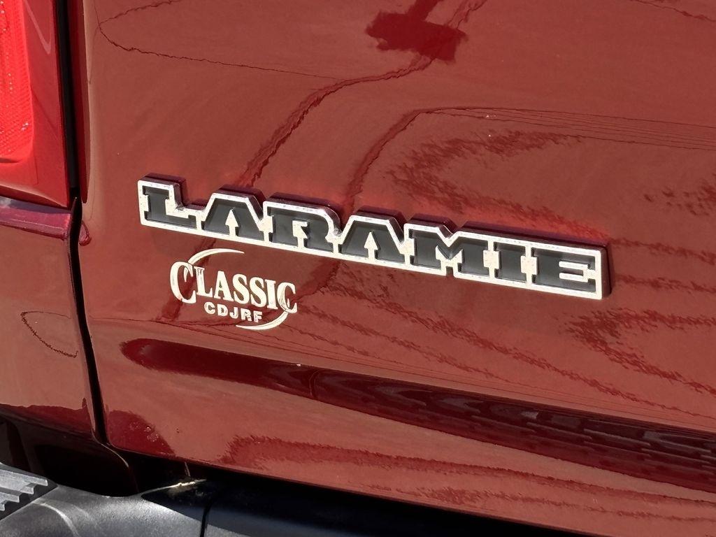 RAM 1500 Laramie Crew Cab SWB 4WD 2025