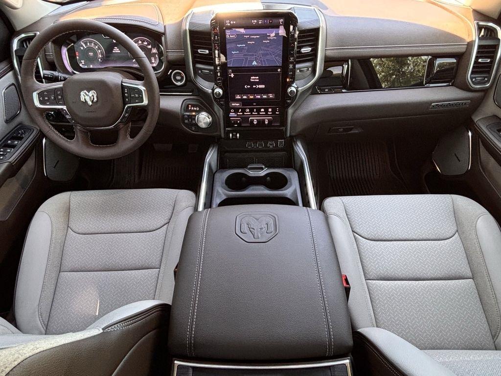 RAM 1500 Laramie Crew Cab SWB 4WD 2025