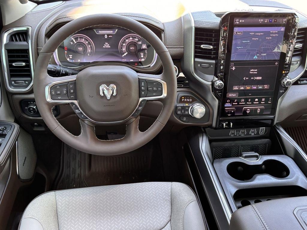 RAM 1500 Laramie Crew Cab SWB 4WD 2025