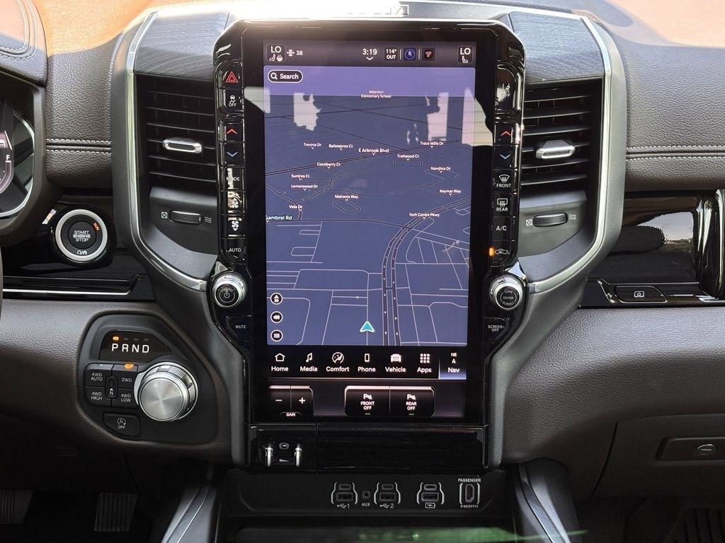 RAM 1500 Laramie Crew Cab SWB 4WD 2025