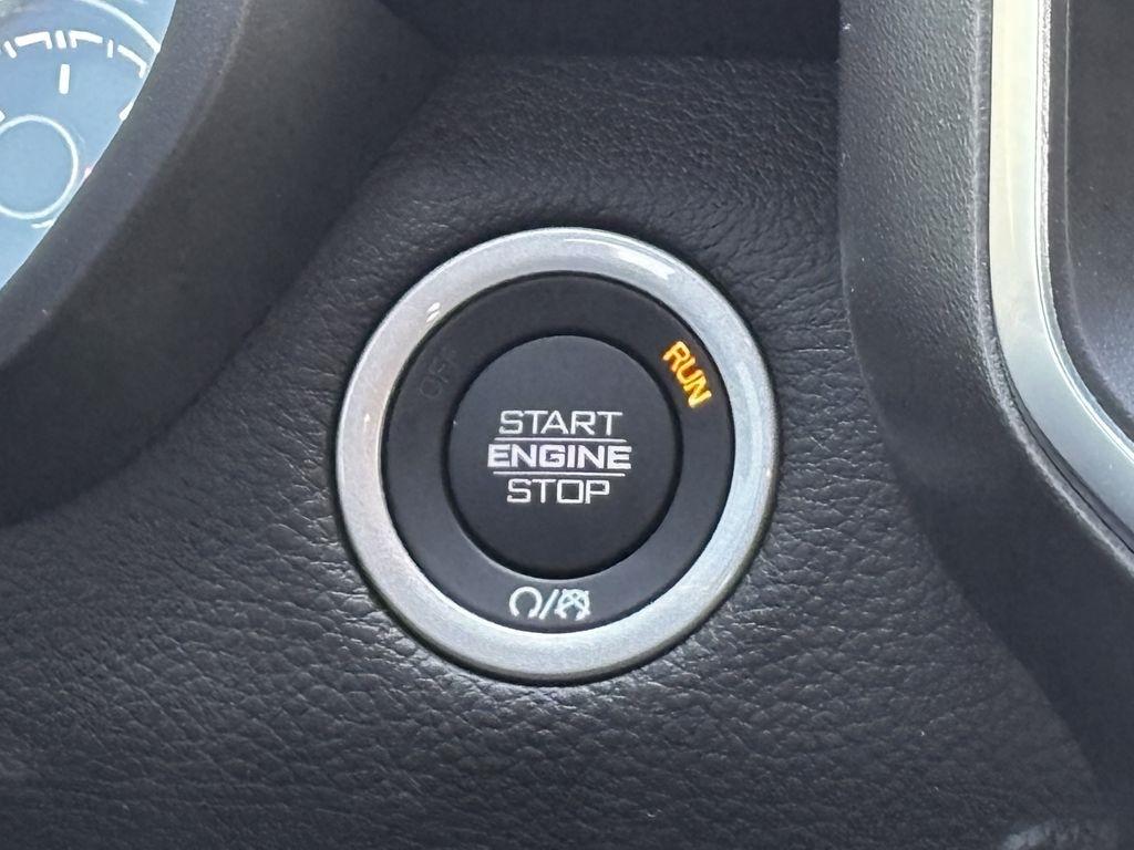 RAM 1500 Big Horn Crew Cab SWB 4WD 2025