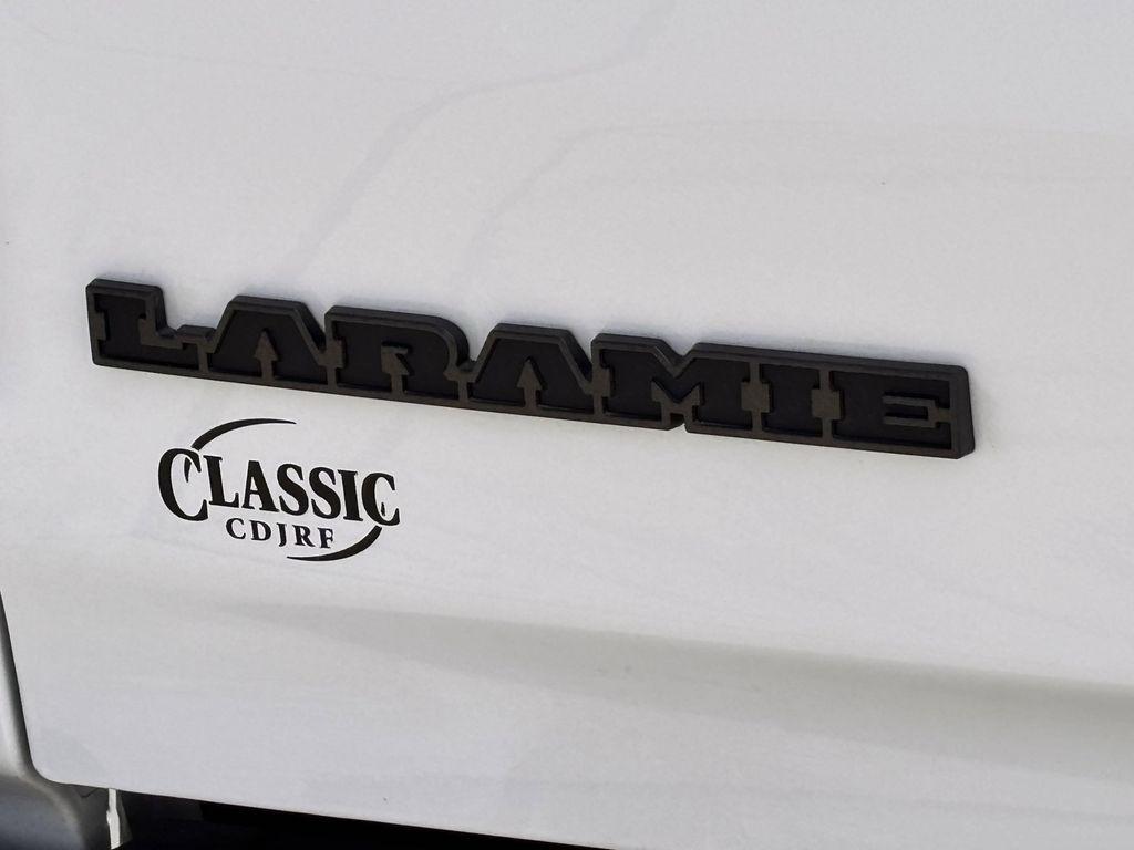 RAM 1500 Laramie Crew Cab LWB 4WD 2025