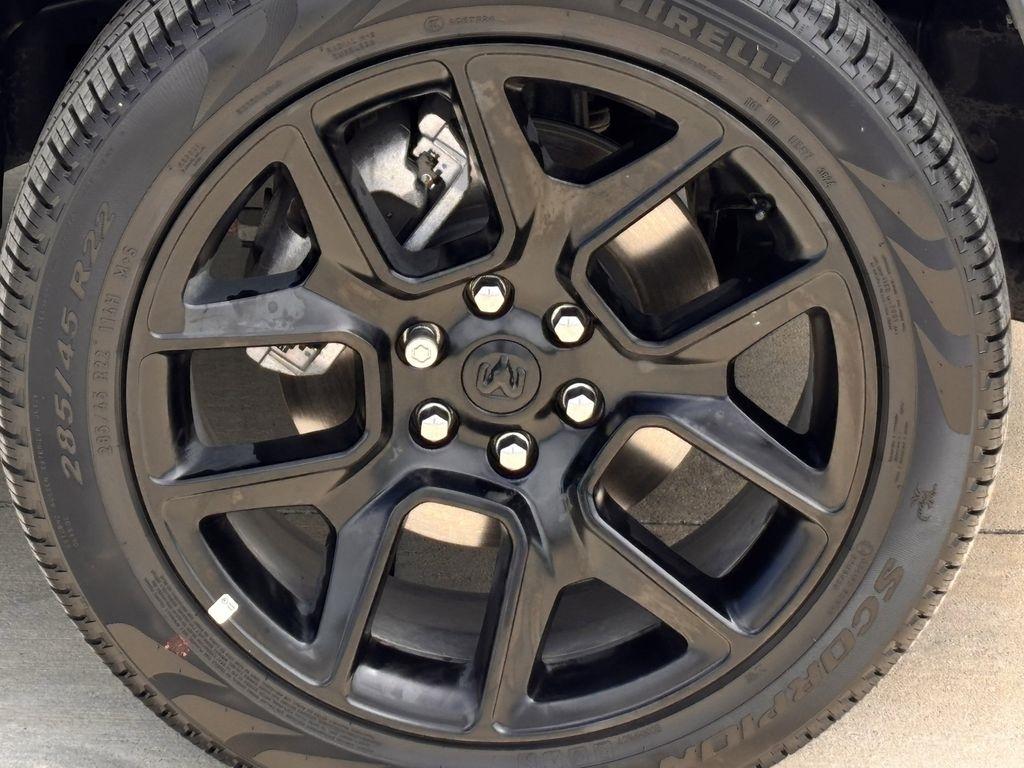 RAM 1500 Laramie Crew Cab LWB 4WD 2025