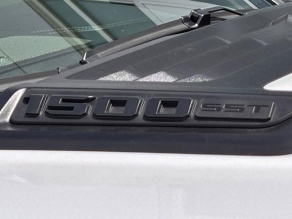 RAM 1500 Laramie Crew Cab LWB 4WD 2025