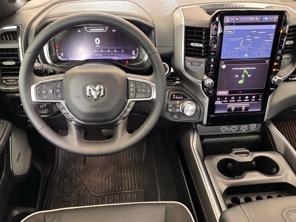 RAM 1500 Laramie Crew Cab LWB 4WD 2025