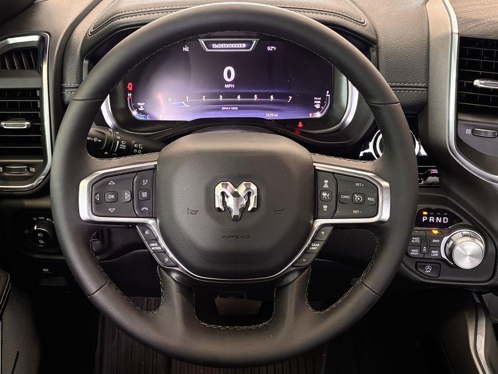 RAM 1500 Laramie Crew Cab LWB 4WD 2025