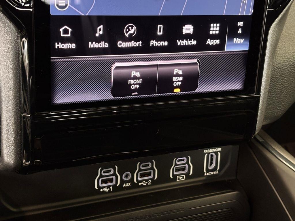 RAM 1500 Laramie Crew Cab LWB 4WD 2025