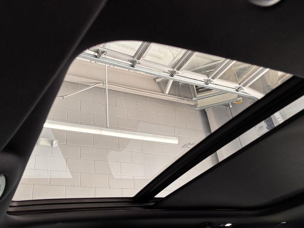 RAM 1500 Laramie Crew Cab LWB 4WD 2025