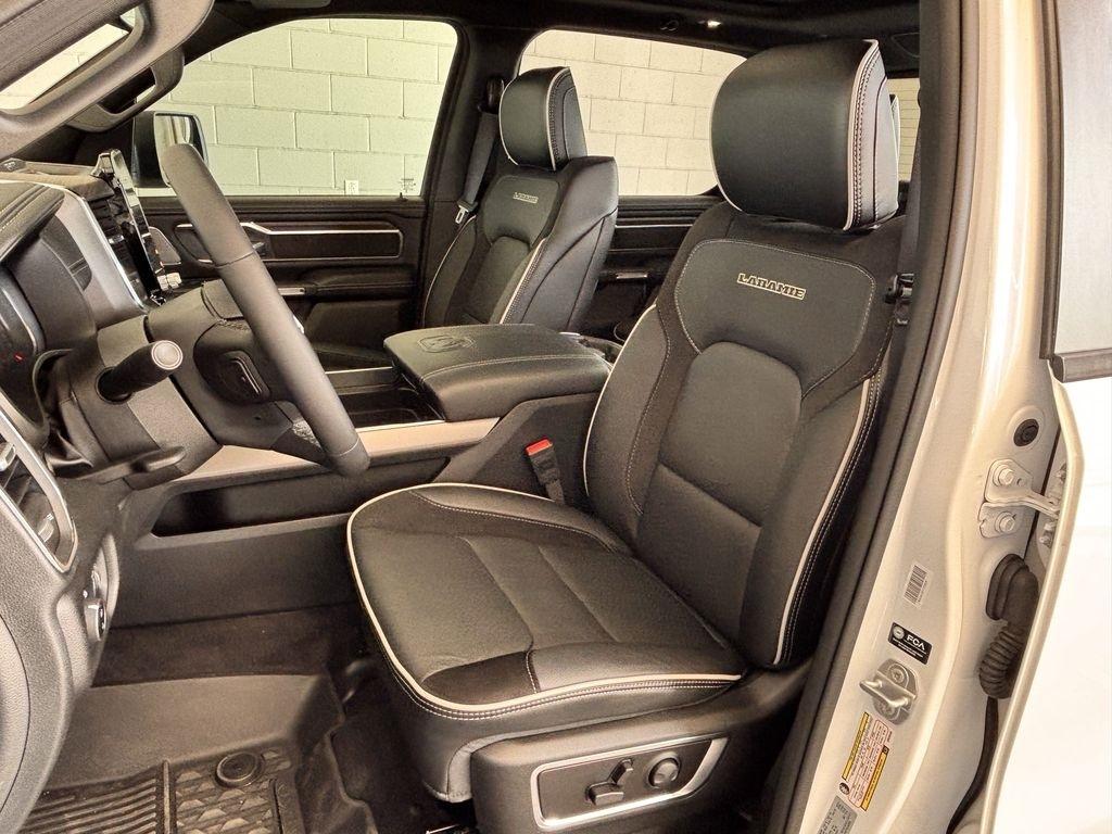 RAM 1500 Laramie Crew Cab LWB 4WD 2025