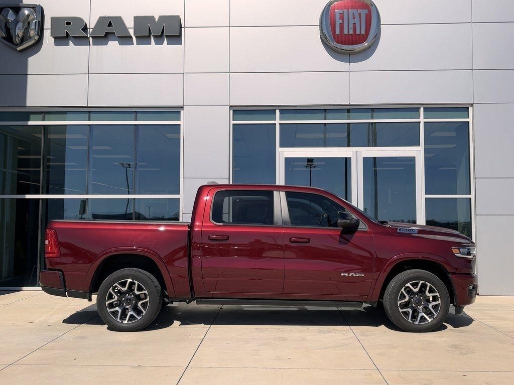 RAM 1500 Laramie Crew Cab SWB 4WD 2025
