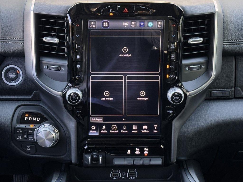 RAM 1500 Laramie Crew Cab SWB 4WD 2025