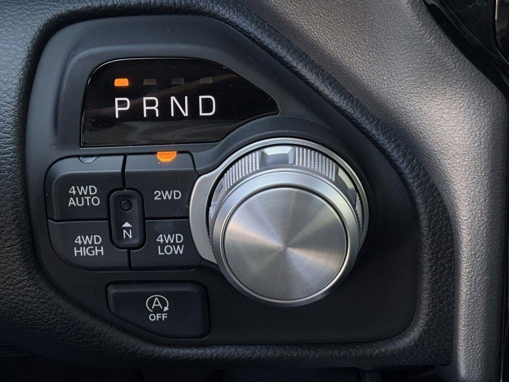 RAM 1500 Laramie Crew Cab SWB 4WD 2025