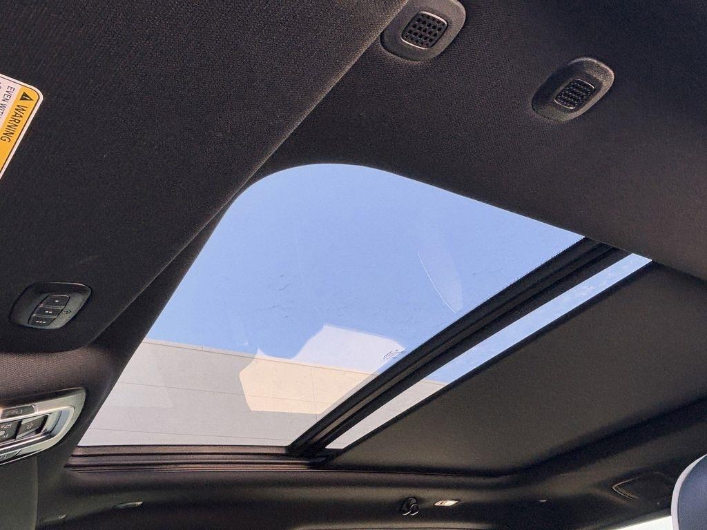 RAM 1500 Laramie Crew Cab SWB 4WD 2025