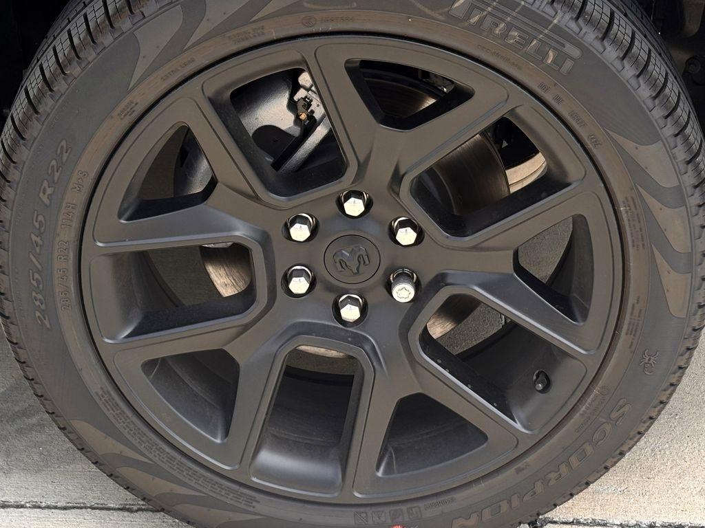 RAM 1500 Laramie Crew Cab SWB 4WD 2025