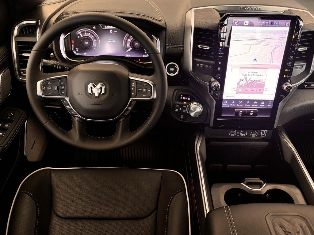 RAM 1500 Laramie Crew Cab SWB 4WD 2025