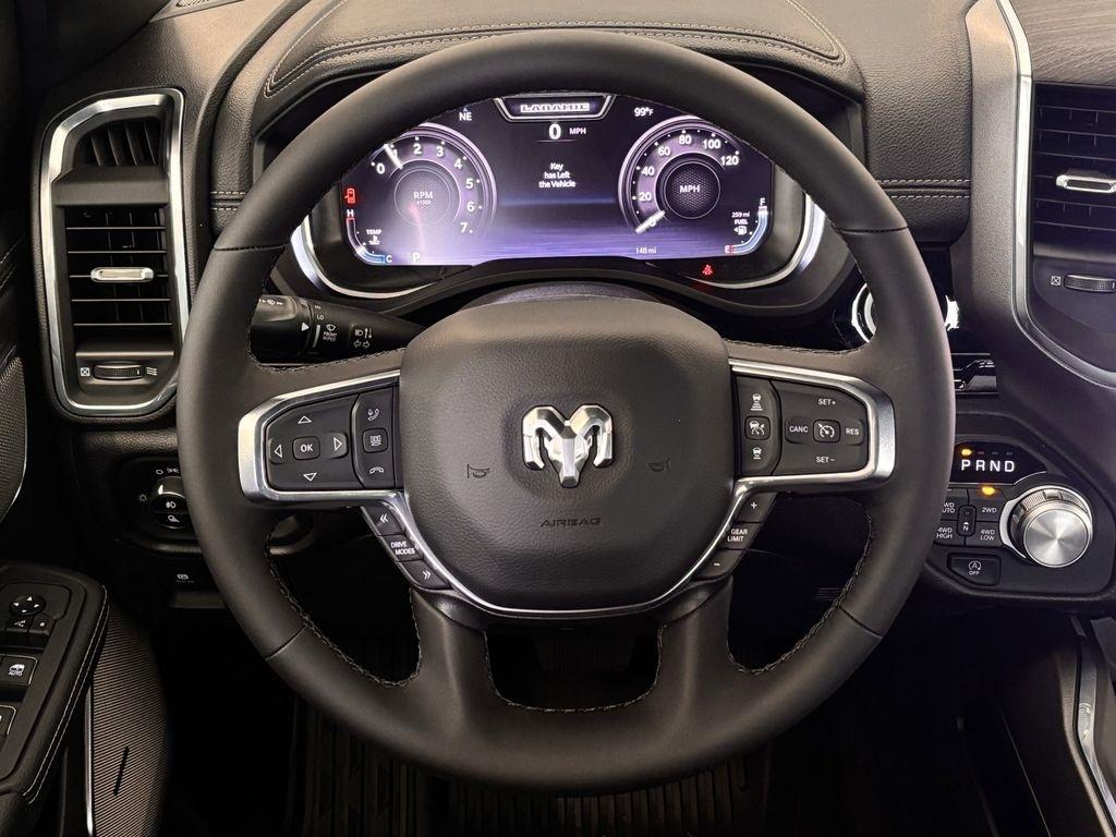 RAM 1500 Laramie Crew Cab SWB 4WD 2025