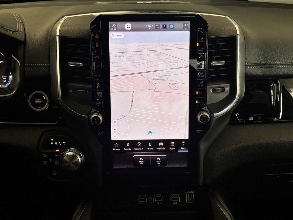 RAM 1500 Laramie Crew Cab SWB 4WD 2025