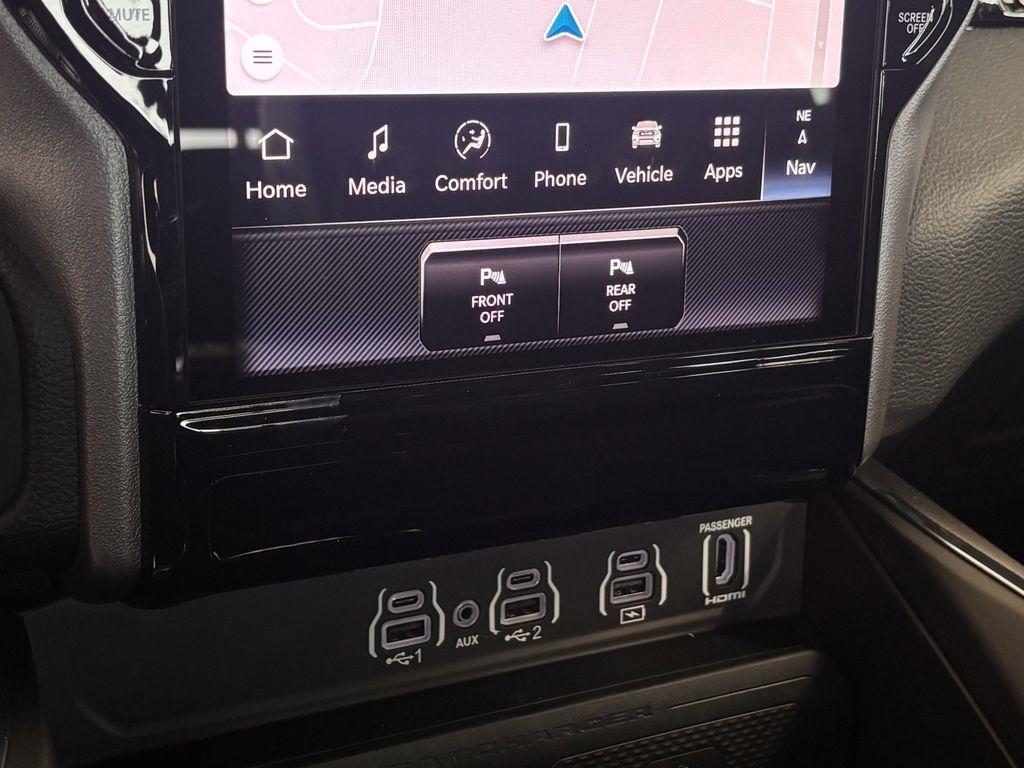 RAM 1500 Laramie Crew Cab SWB 4WD 2025