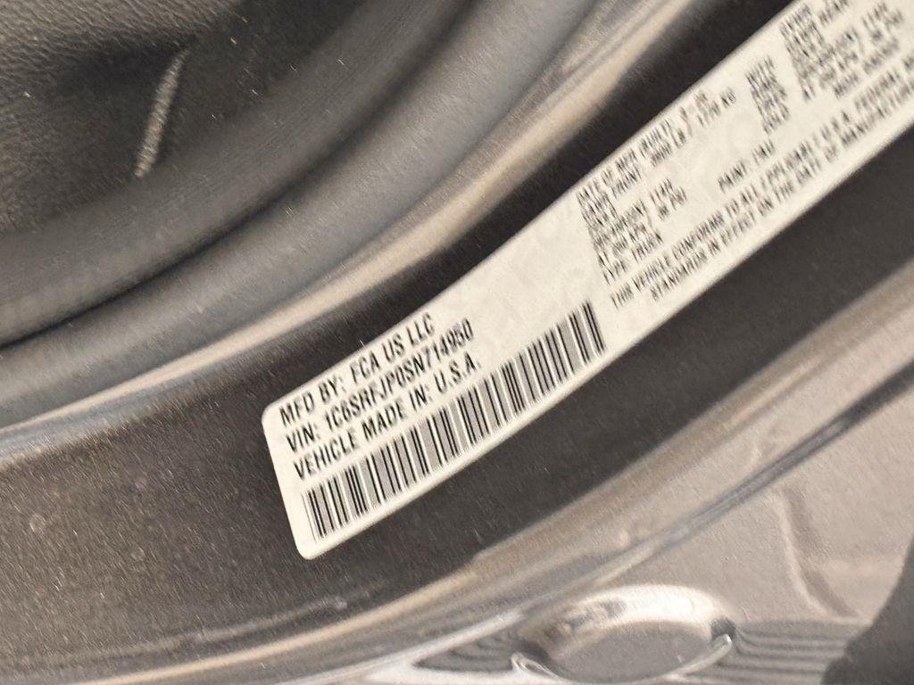 RAM 1500 Laramie Crew Cab SWB 4WD 2025