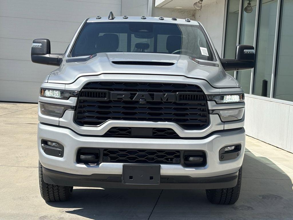 RAM 2500 Tradesman Crew Cab SWB 4WD 2026