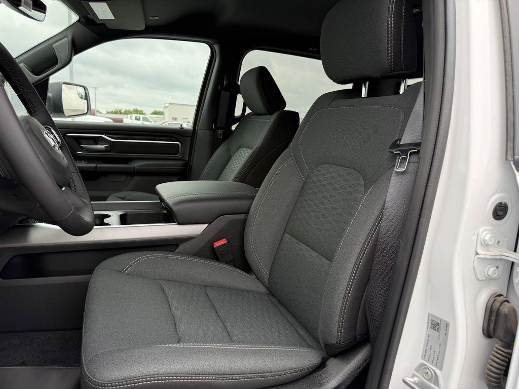 RAM 1500 Big Horn Crew Cab SWB 2WD 2026