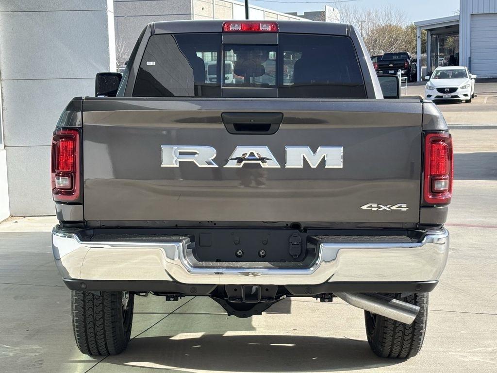 RAM 2500 Tradesman Crew Cab 4WD 2026