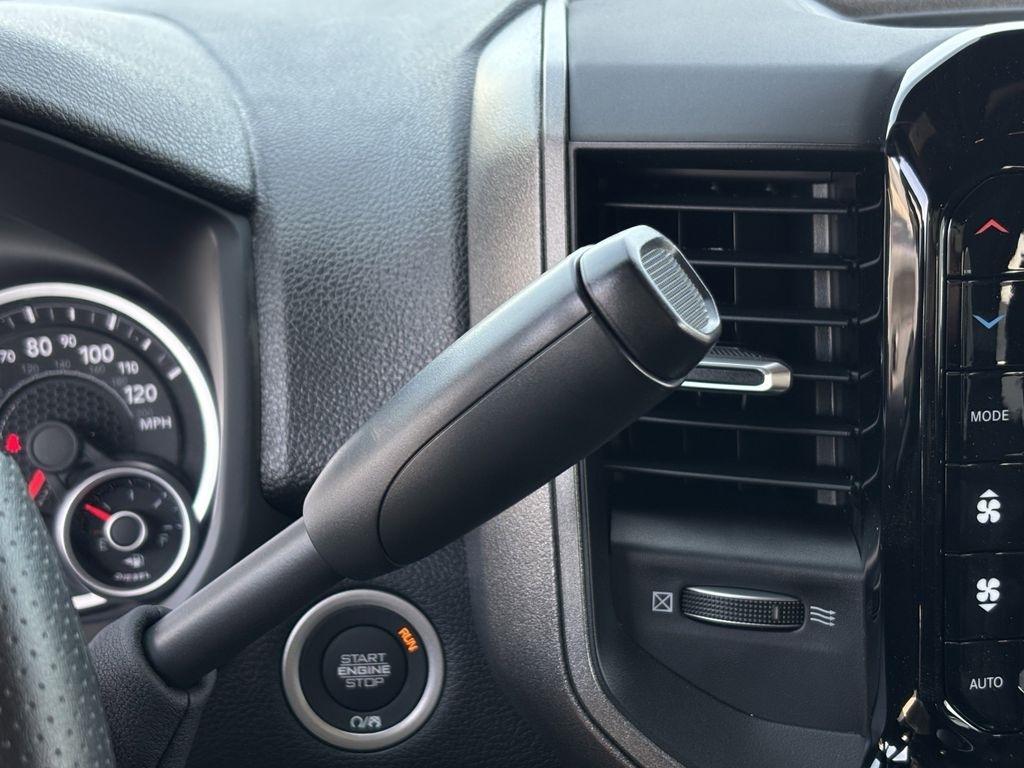 RAM 2500 Tradesman Crew Cab 4WD 2026