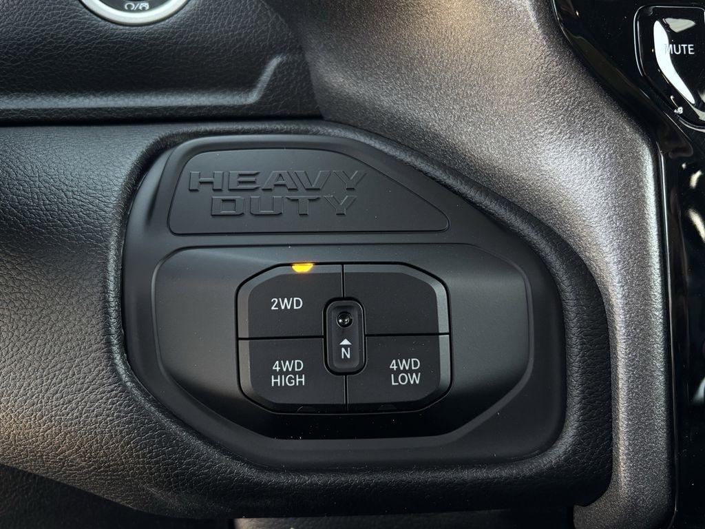 RAM 2500 Tradesman Crew Cab 4WD 2026