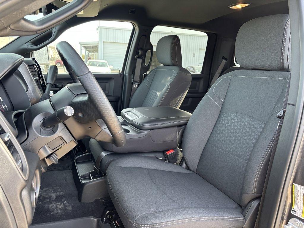 RAM 2500 Tradesman Crew Cab 4WD 2026