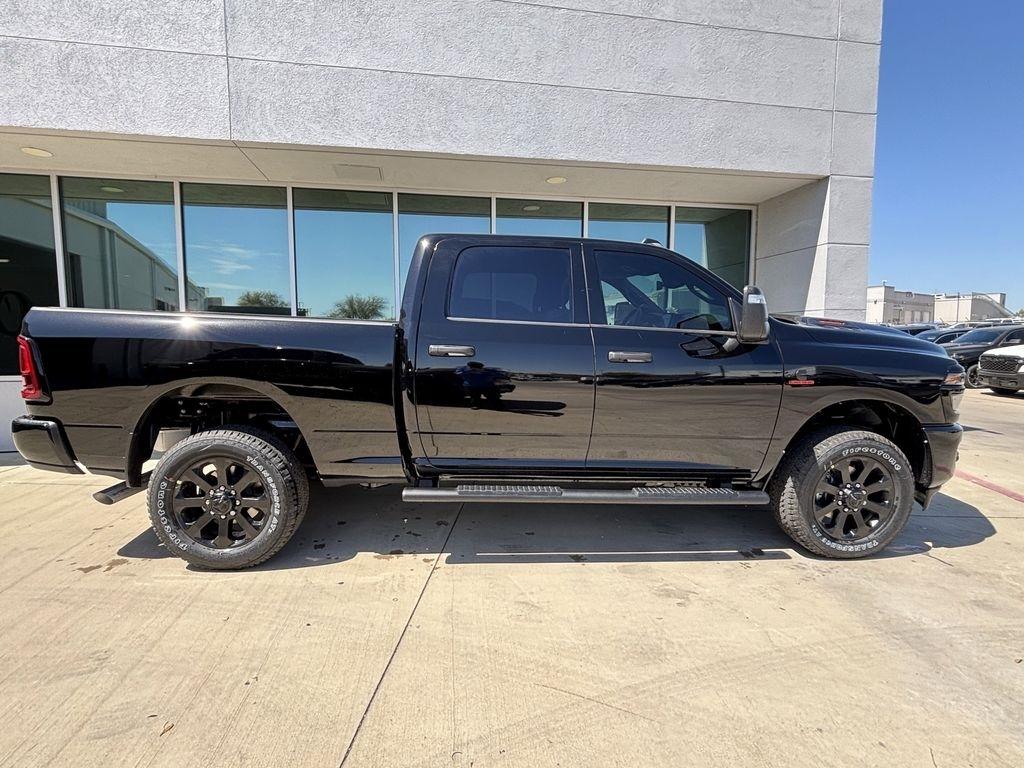 RAM 2500 Tradesman Crew Cab 4WD 2026