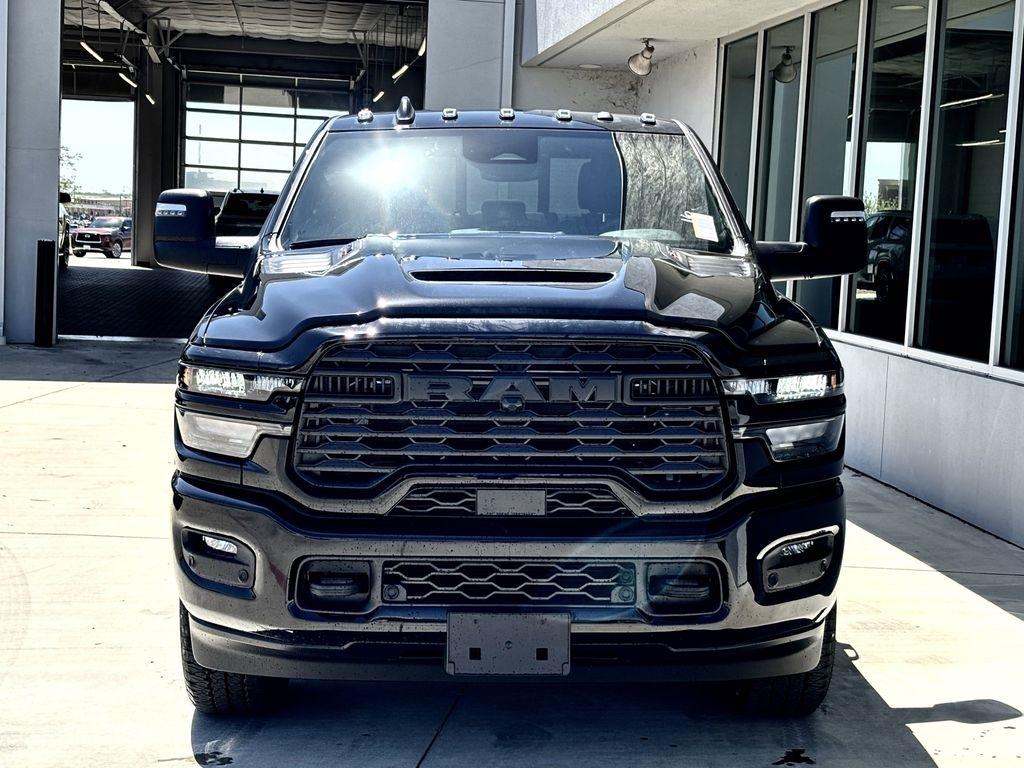 RAM 2500 Tradesman Crew Cab 4WD 2026