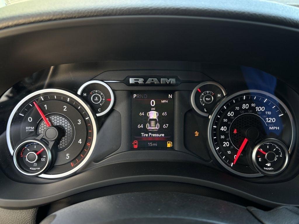 RAM 2500 Tradesman Crew Cab 4WD 2026