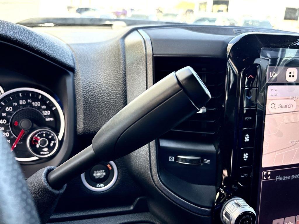 RAM 2500 Tradesman Crew Cab 4WD 2026