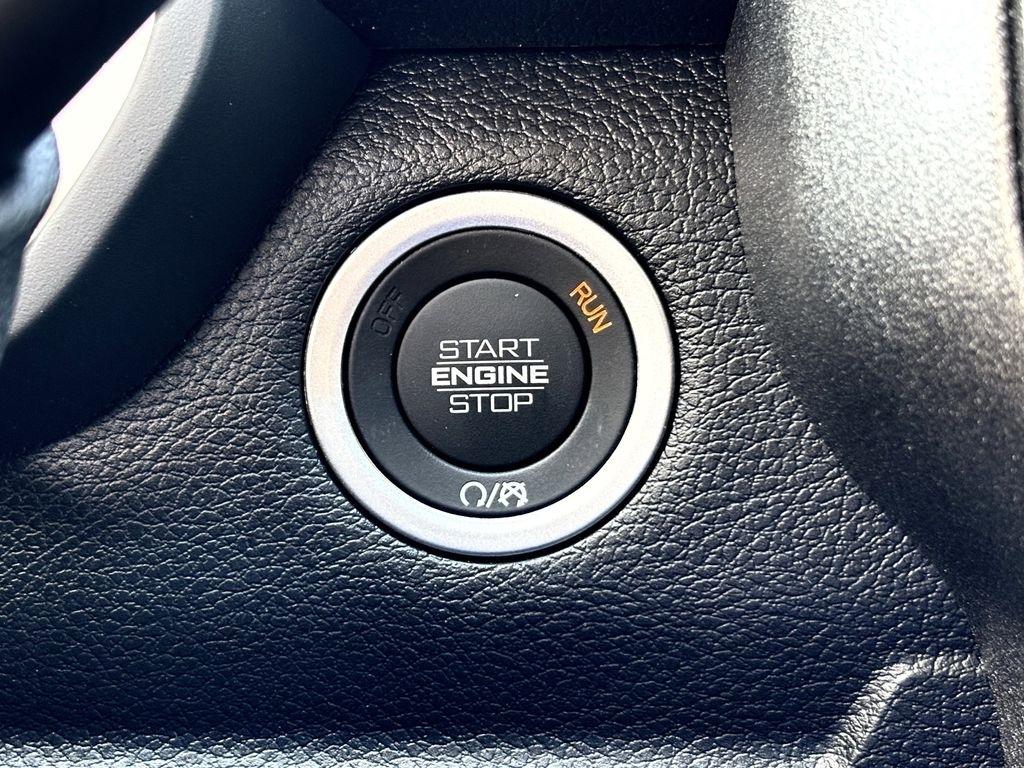 RAM 2500 Tradesman Crew Cab 4WD 2026