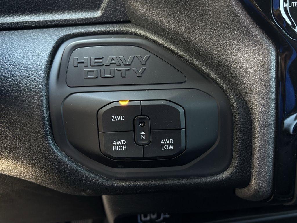 RAM 2500 Tradesman Crew Cab 4WD 2026