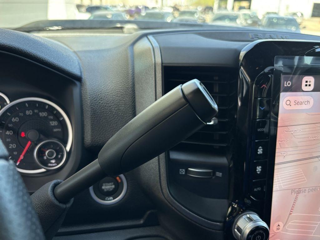 RAM 2500 Tradesman Crew Cab 4WD 2026