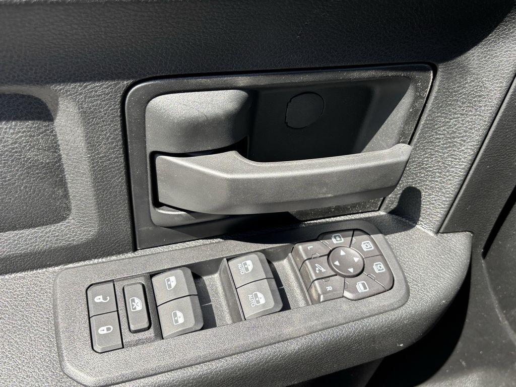 RAM 2500 Tradesman Crew Cab 4WD 2026