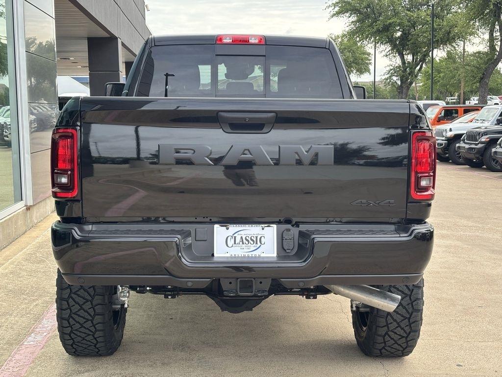 RAM 2500 Tradesman Crew Cab 4WD 2026
