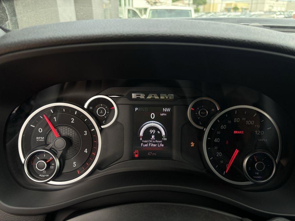 RAM 2500 Tradesman Crew Cab 4WD 2026