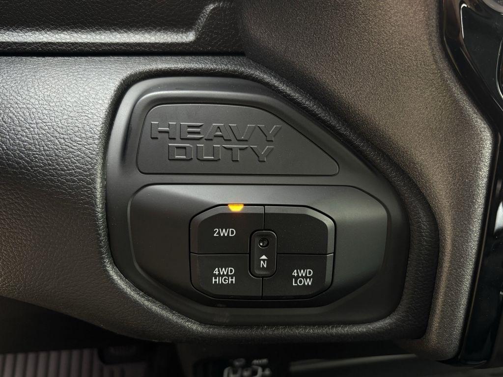 RAM 2500 Tradesman Crew Cab 4WD 2026