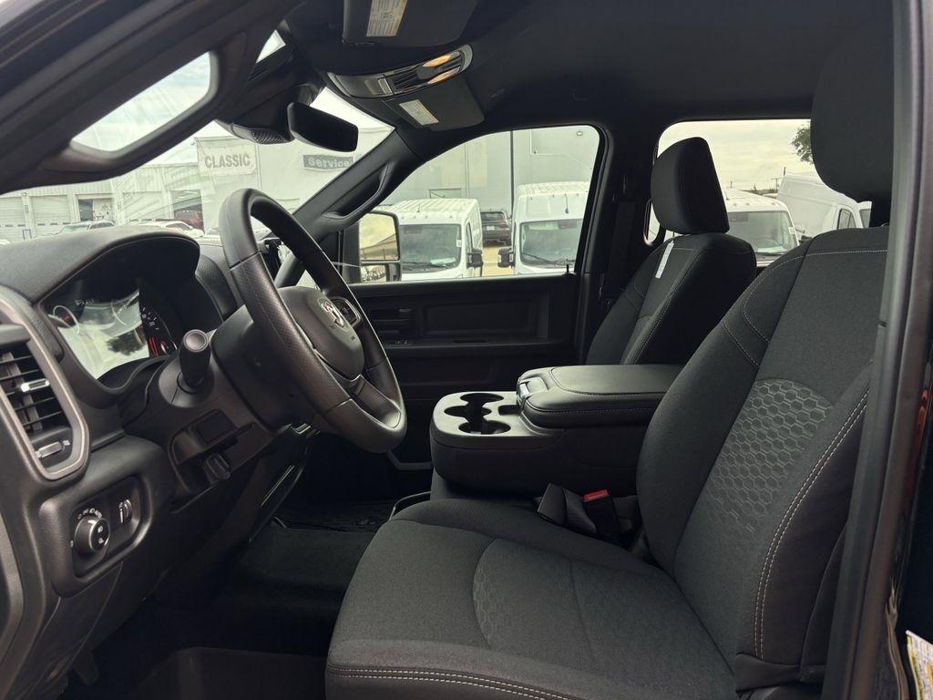 RAM 2500 Tradesman Crew Cab 4WD 2026