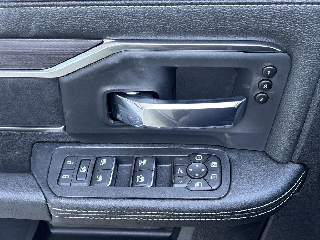 RAM 2500 Laramie Mega Cab 4WD 2026