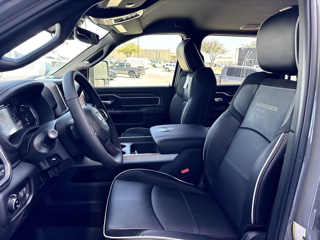 RAM 2500 Laramie Crew Cab 4WD 2026