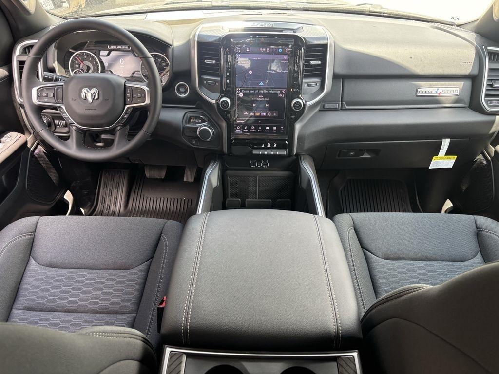 RAM 1500 Big Horn Crew Cab SWB 2WD 2026