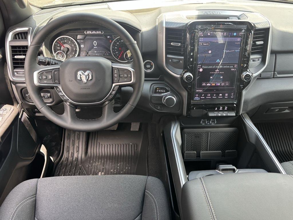 RAM 1500 Big Horn Crew Cab SWB 2WD 2026